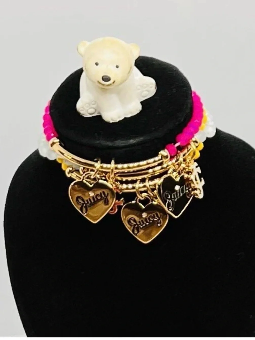 NWOT, JUICY COUTURE Heart Tag Beaded Stretch Bangle Bracelet set of 3, Size 2”